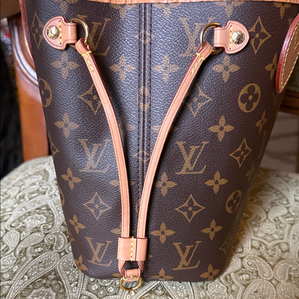 Louis Vuitton Brown Monogram Canvas Neverfull MM Excellent Condition - Picture 5 of 10
